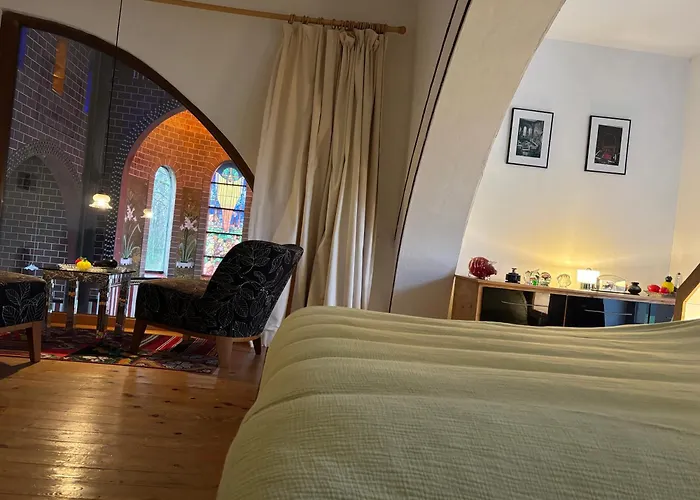 Photo de La Chapelle de verre, un lieu unique au monde Ronquieres