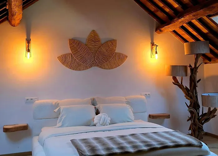 fotos do Domaine De Donstiennes Acomodação com café da manhã Thuin